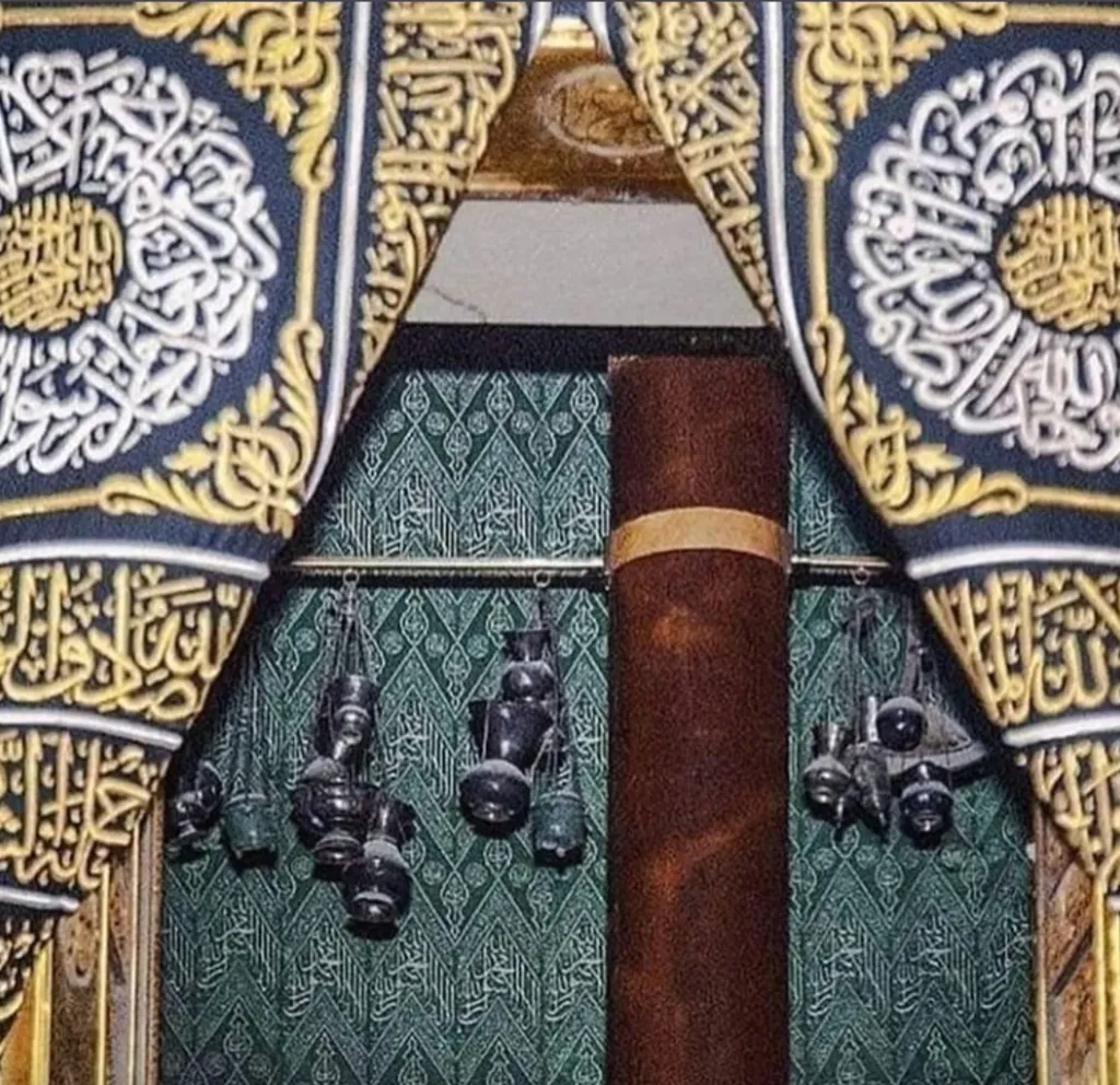 Green Kiswah Cloth of Inside Kaabah 50x30 cm – Premium Islamic Decor Piece