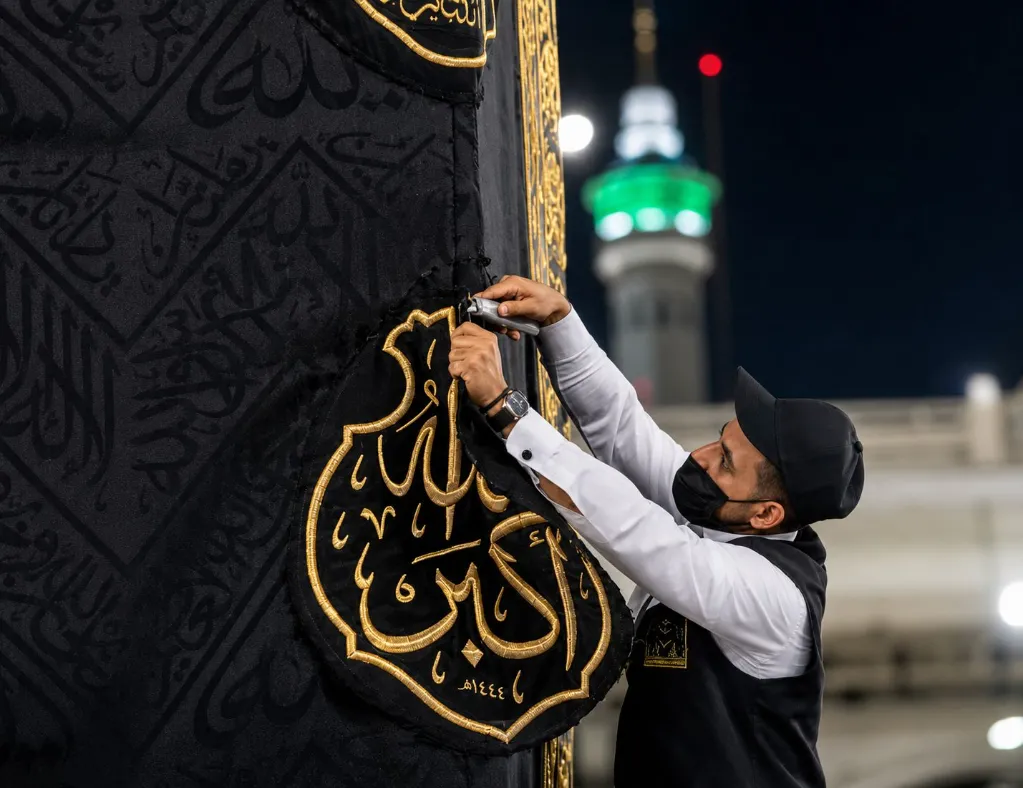 Certified Kaaba Kiswah Piece 90 x 90 cm – Luxury Islamic Wall Decor